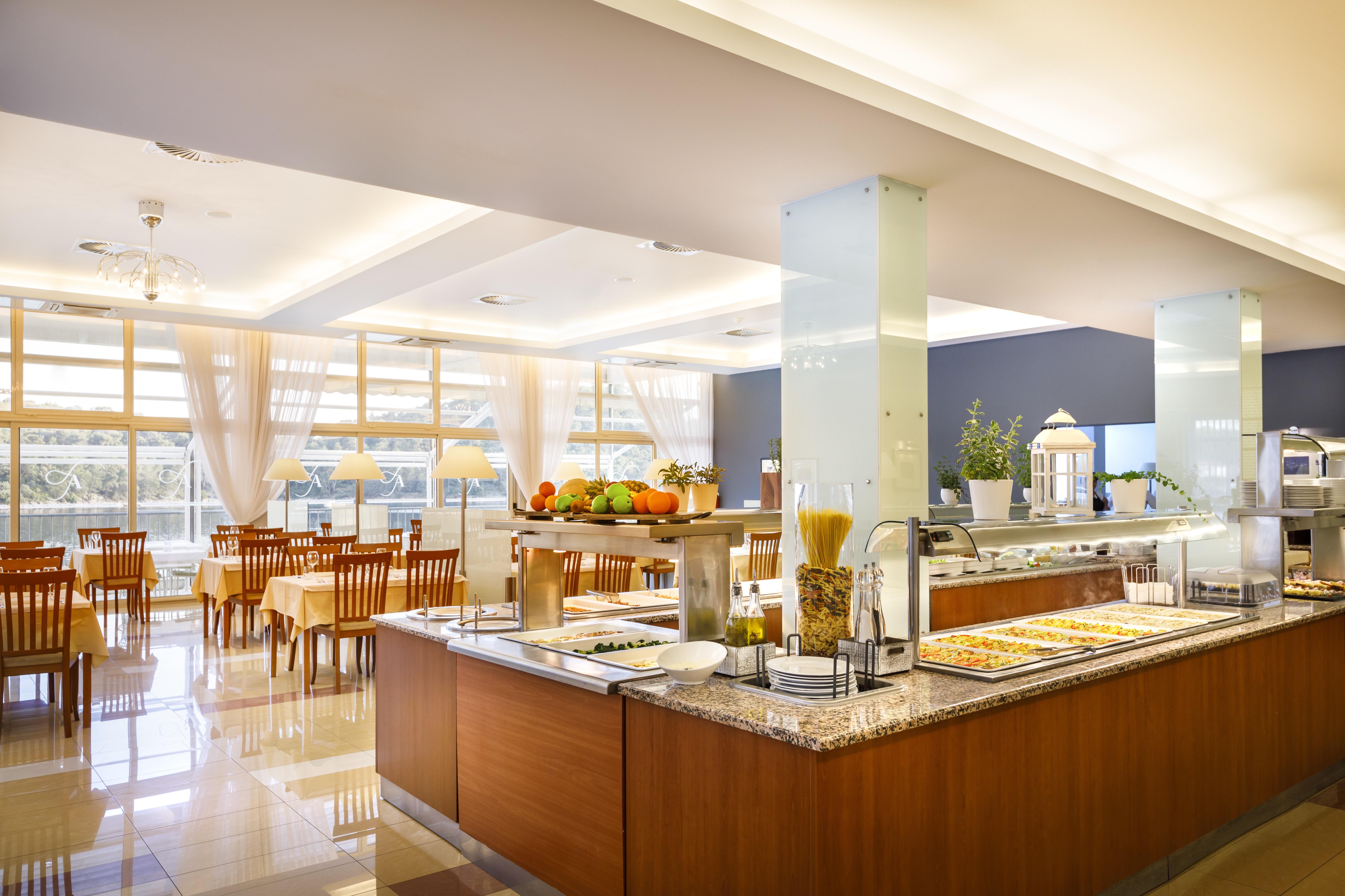 Aminess Younique Lume Hotel Brna Ngoại thất bức ảnh
