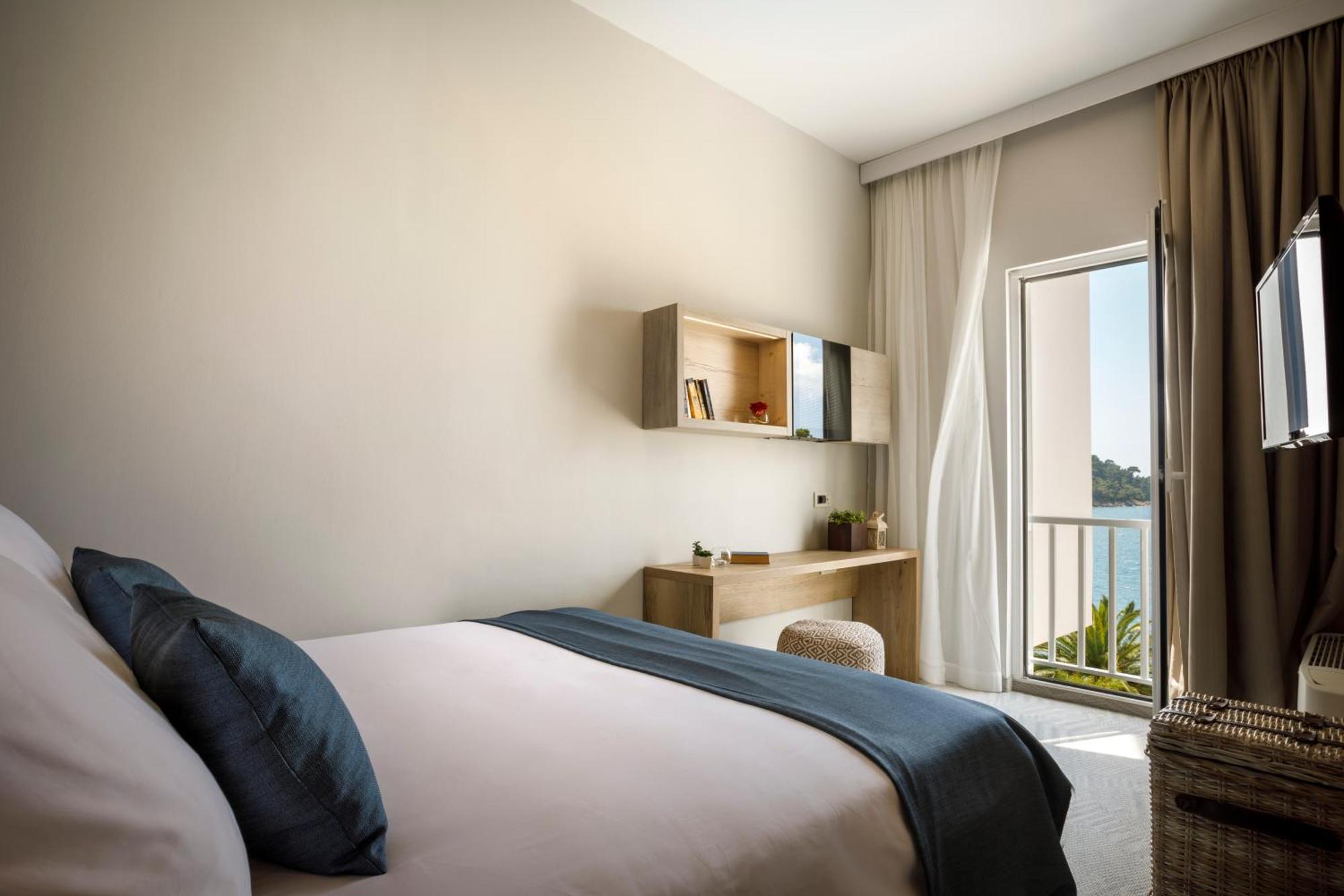 Aminess Younique Lume Hotel Brna Ngoại thất bức ảnh